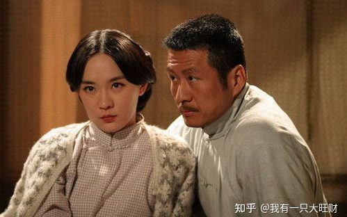 最近火爆高颜值网红美女【抖娘利世】最新定制新作-JK制服超诱惑 黑丝美乳 脱下内内的一刻我硬了